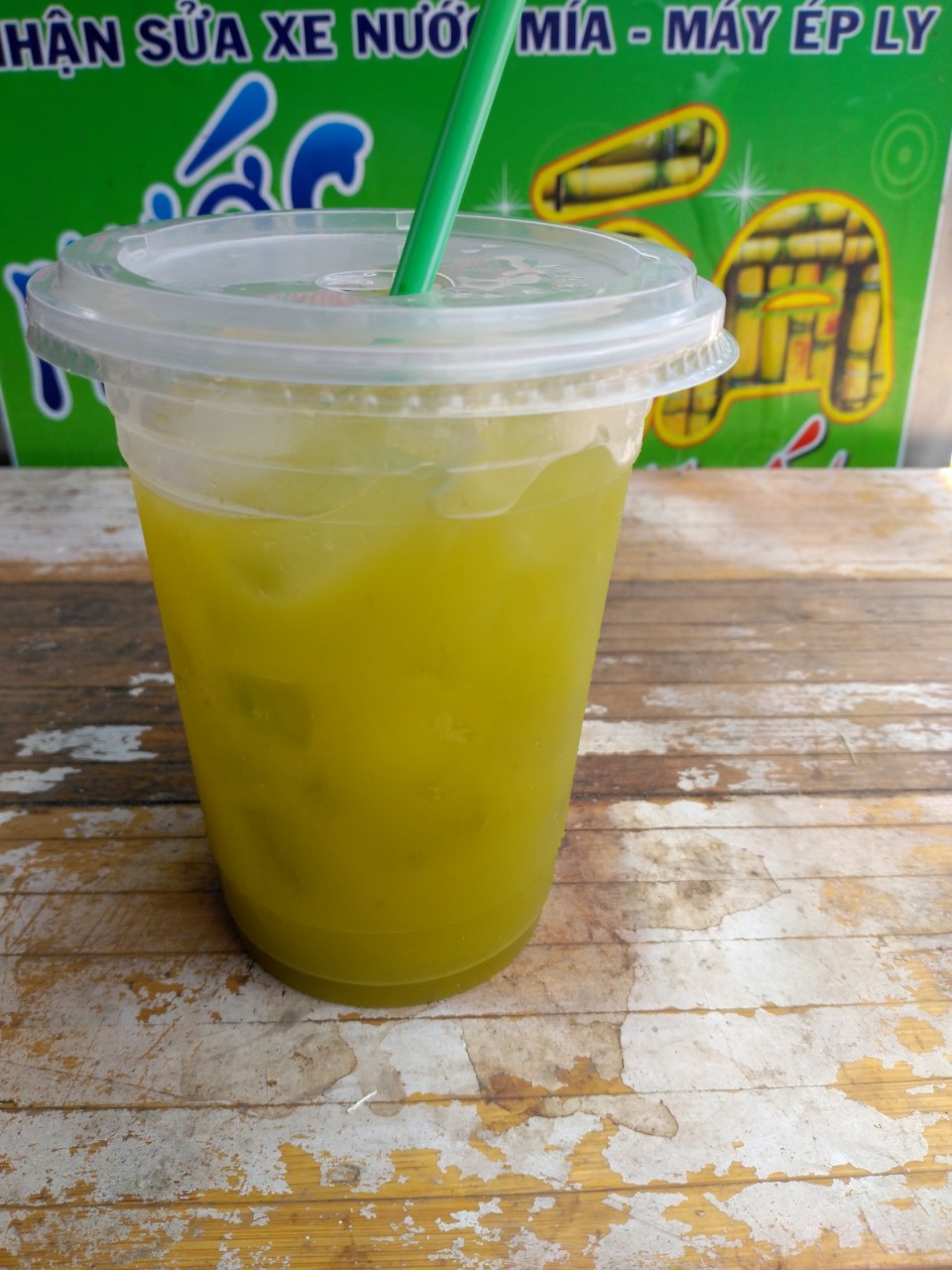 Sugarcane juice is one of juices that lots of people love and drink in summer